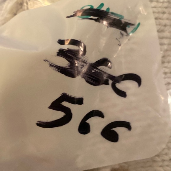 CROFT & BARROW handknit Women's vintage Snowman Sweater in Navy/Cream in Medium - Picture 15 of 15